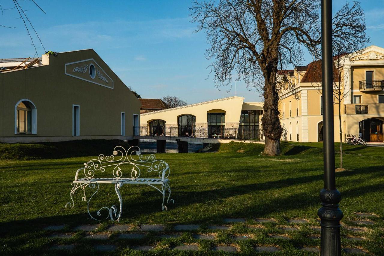 Hotel Cardinal Alba Iulia Exterior foto